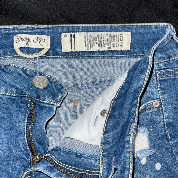 Very gently used Sz 11 Shorts, worn probably twice - Picture 2 of 4